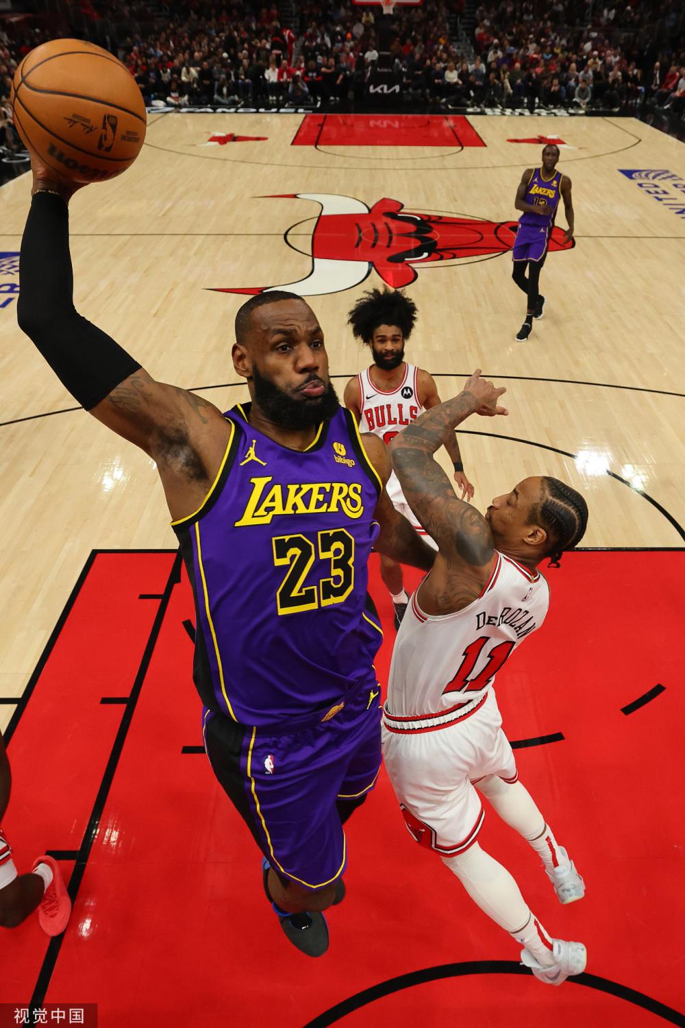 各为其主 各为其主