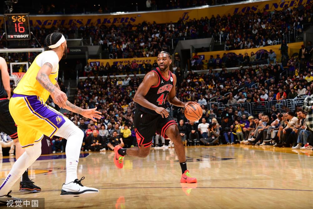 继续在国际 继续在国际